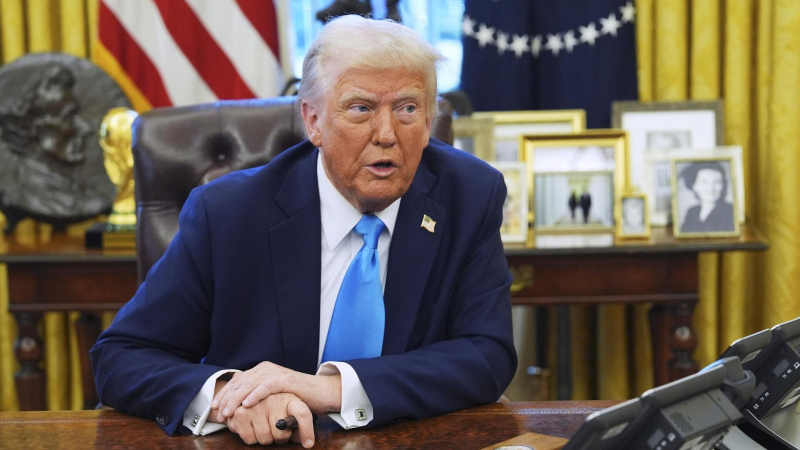 СМИ: Трамп злится из-за невысоких показателей депортации нелегалов