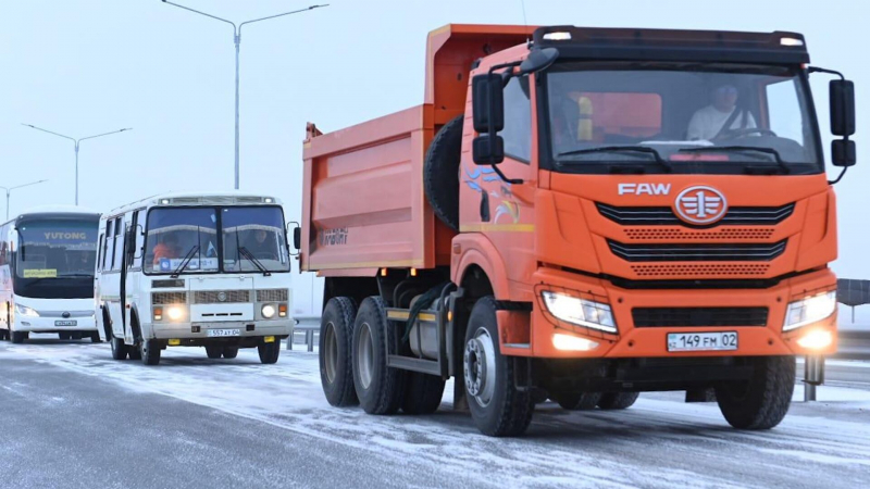 В Казахстане на трассах в шести регионах открыто движение