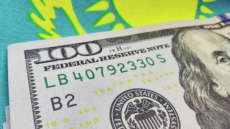 Нацбанк Казахстана снова начнет покупать доллары США в портфель пенсионных активов ЕНПФ