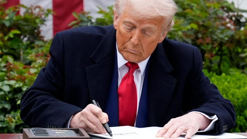 Трамп подписал указ о содействии развитию сверхзвуковой авиации
